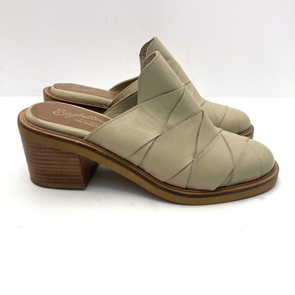 SEYCHELLES Beige Leather Slip On Mules Slides Womens 7 Closed Toe Sandals